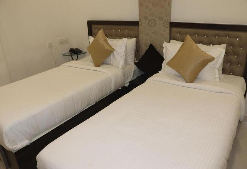 اتاق لوکس, Park Residency