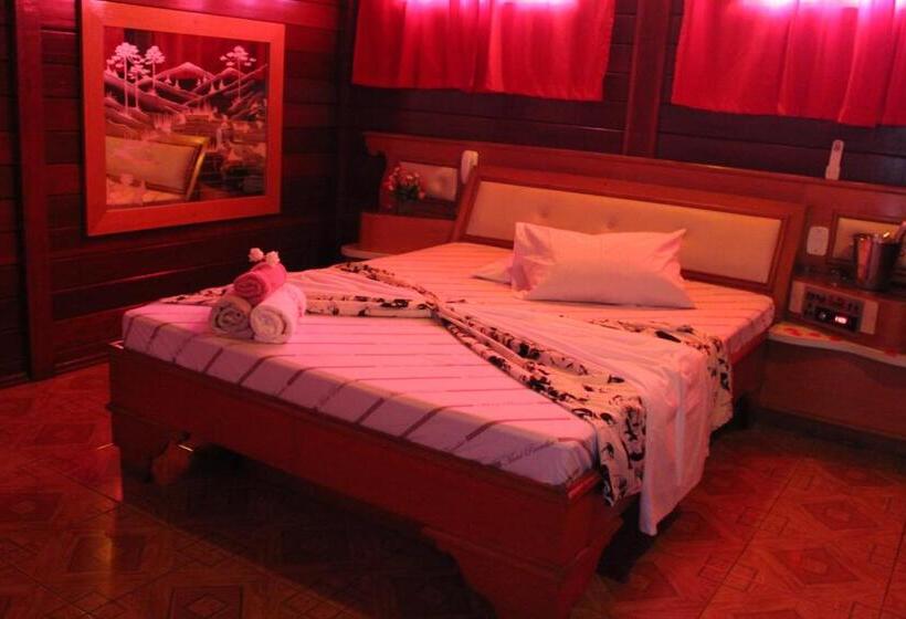 샬레, Motel Paradise