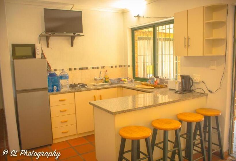 Апартаменты 1 Спальня Вид на Сад, 14 Penguin Place, Melkbosstrand