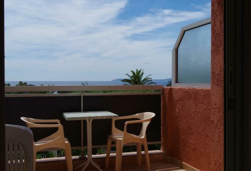 Номер Стандарт Вид на Море с Балконом, Hôtel Beau Site