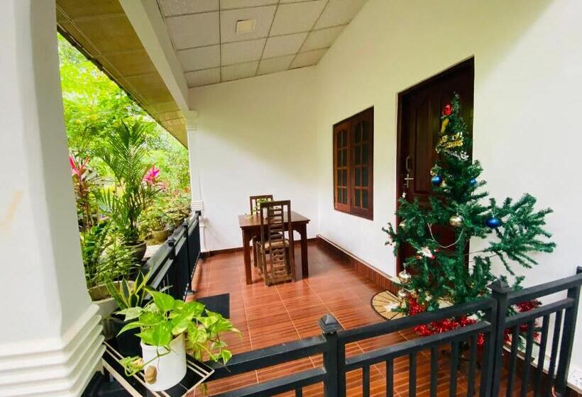 Номер Deluxe, Priyavimana Resort
