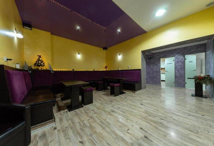 اتاق لوکس, Quantum House