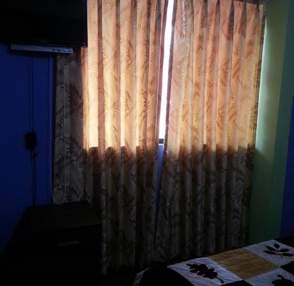 带共用浴室的标准房间, Hostal Arcangel