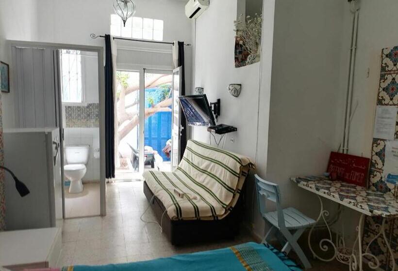 Standard Triple Room with Terrace, The 18, Marsa Guest House