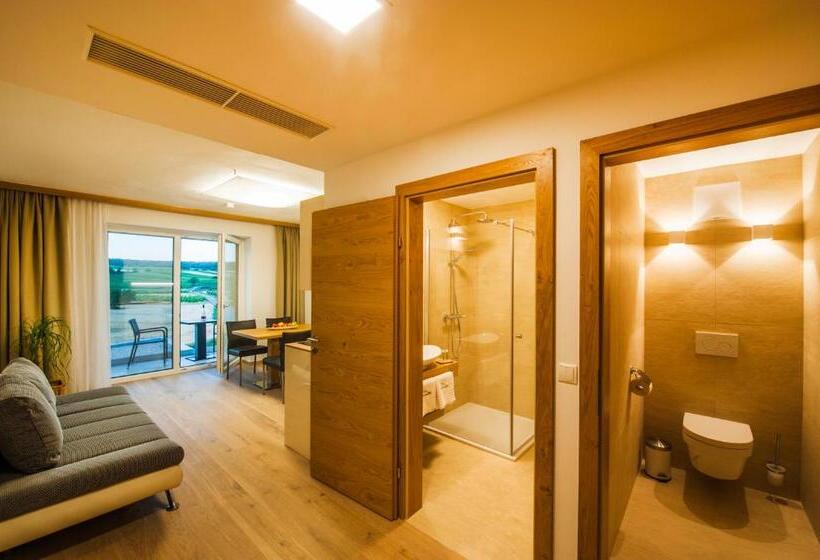 Apartamento 2 Dormitórios, Gut Leithaberg