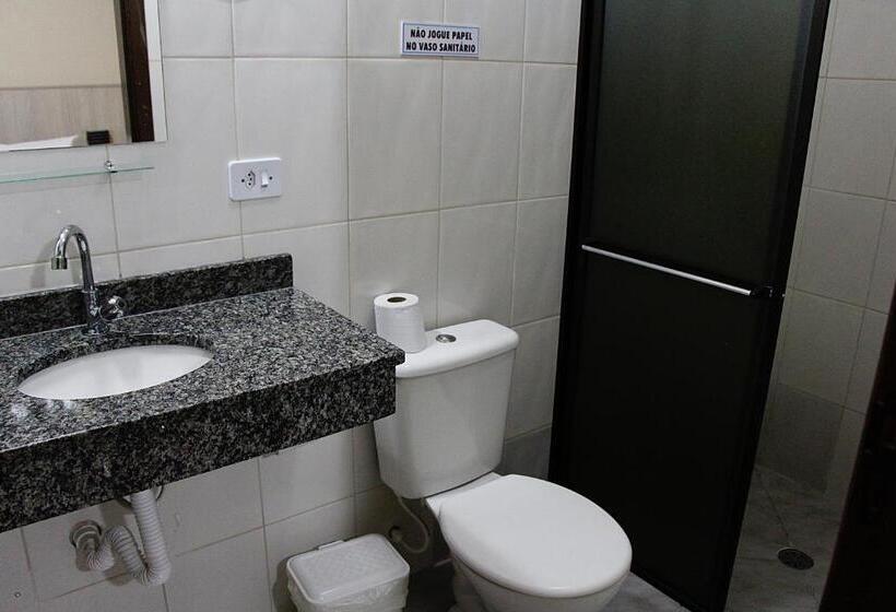 Quarto Triplo Clássico, Pousada Berro D'água