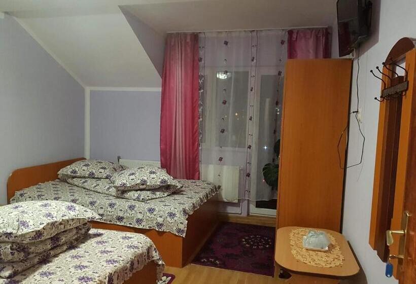 اتاق استاندارد سه تخته با بالکن, Casa Emilia