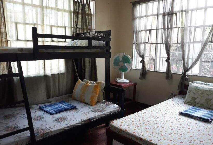 سرير فى غرفة مشتركه, Cvnb Bed And Bath La Union