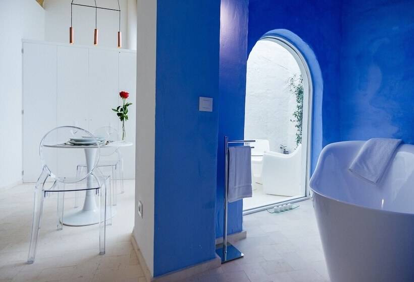 Люкс Повышенной Комфортности, Divina Suites Hotel Singular  Adults Only