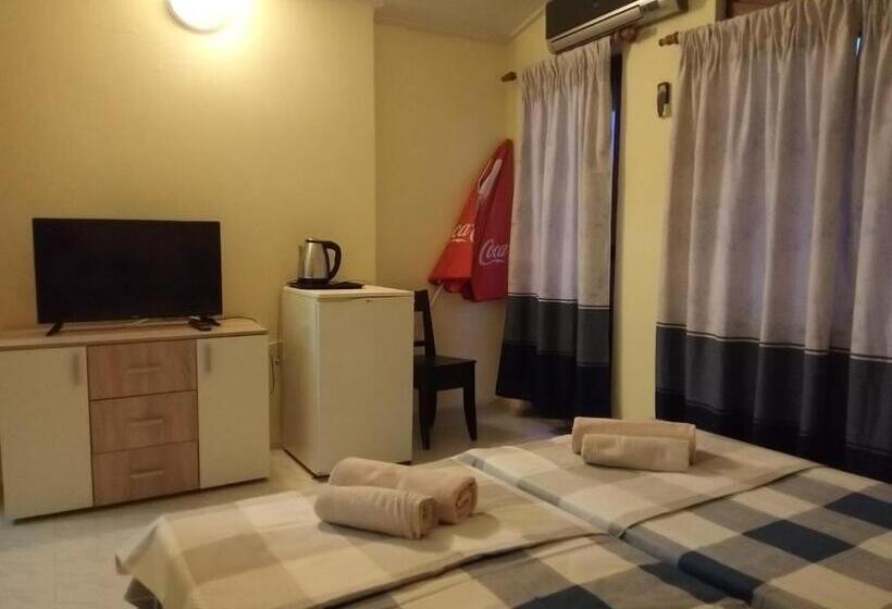 Comfort room with balcony, Guesthouse Oasis