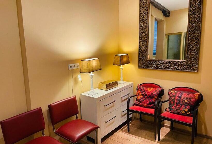 침실 3개 아파트, Red Light District B & B Canal View