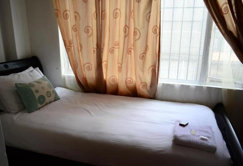 Quarto Triplo Estandar, Laletsa Lodge