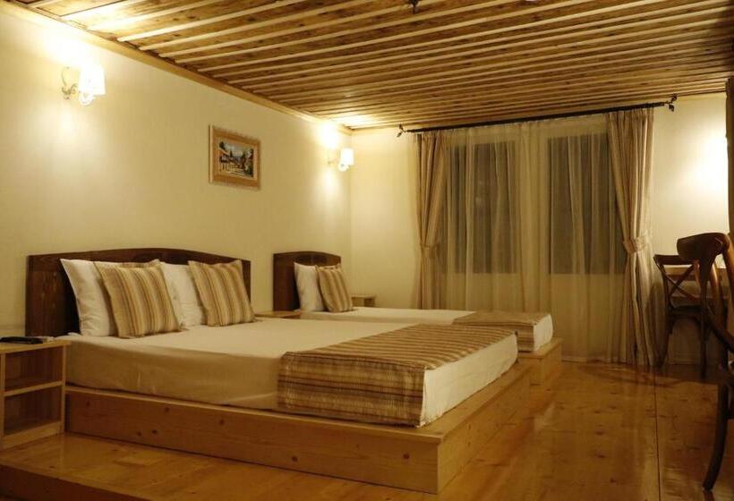 غرفة قياسية ثلاثية, Guest House Epochs Since 1871