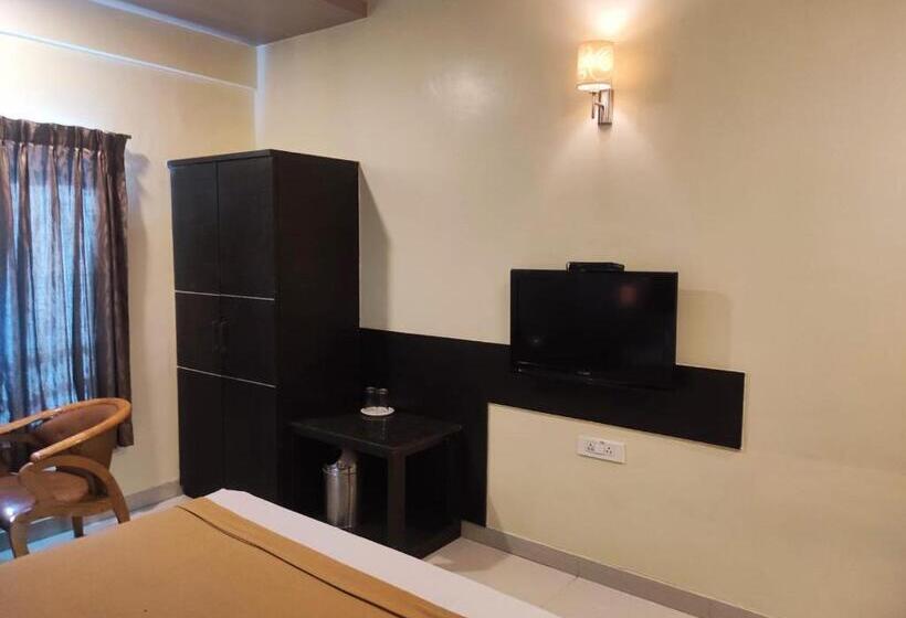Номер Deluxe, Vaishnavi