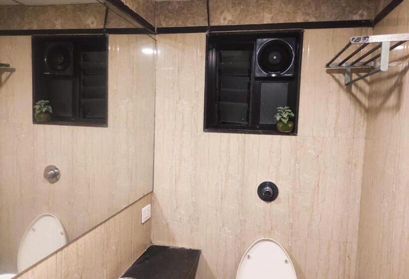 Номер Deluxe, Vaishnavi