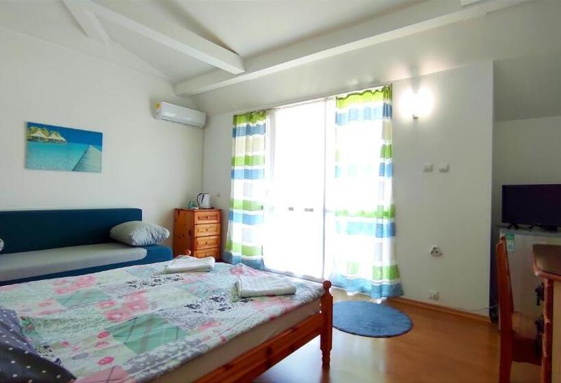 غرفة عائلية, Guest House Orfey
