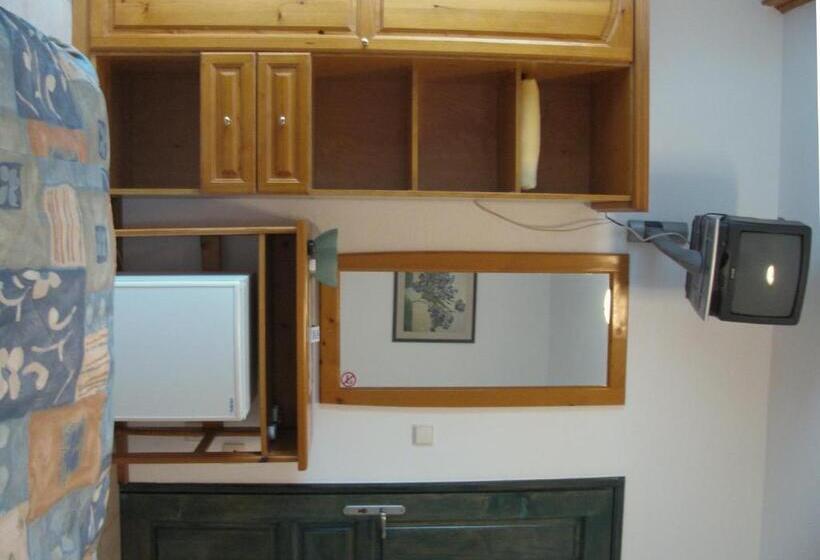 חדר משפחתי, Villa Sens