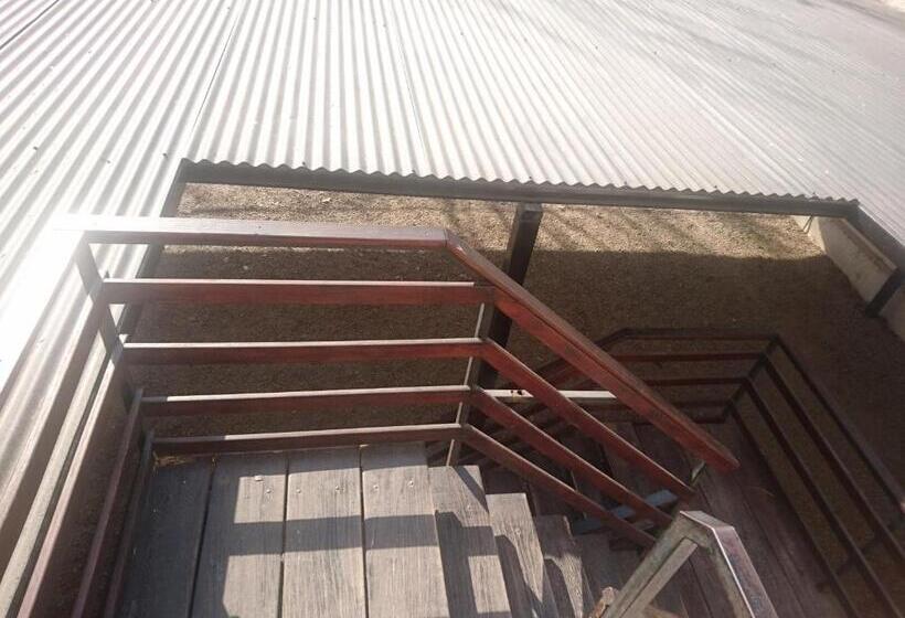 غرفة قياسية ثلاثية, Hospedaje Champaqui