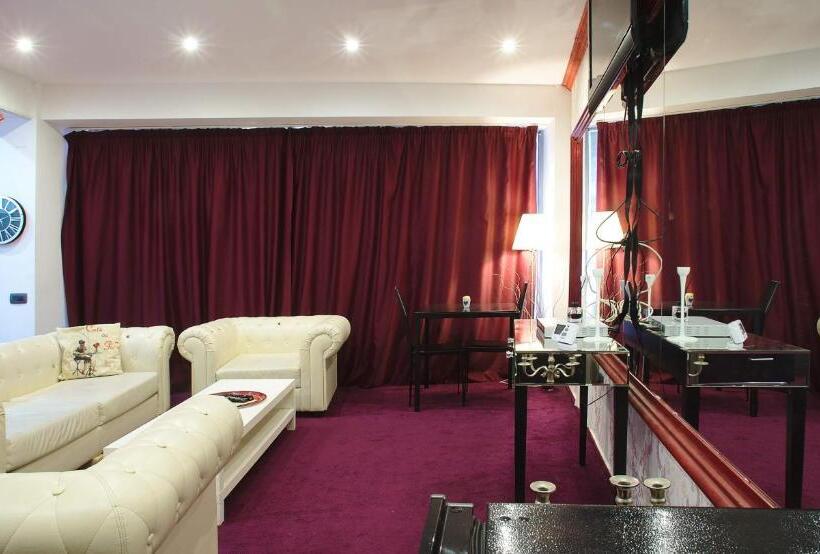 سوییت, Aparthotel Jolie