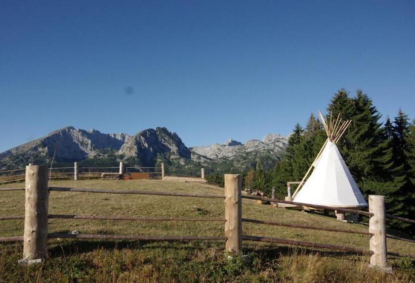 چادر با خدمات رفاهی استاندارد, Guesthouse Planinarski Dom Neviđen'o