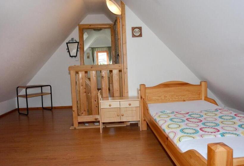 سوییت دوبلکس, Penzion V Podhradí