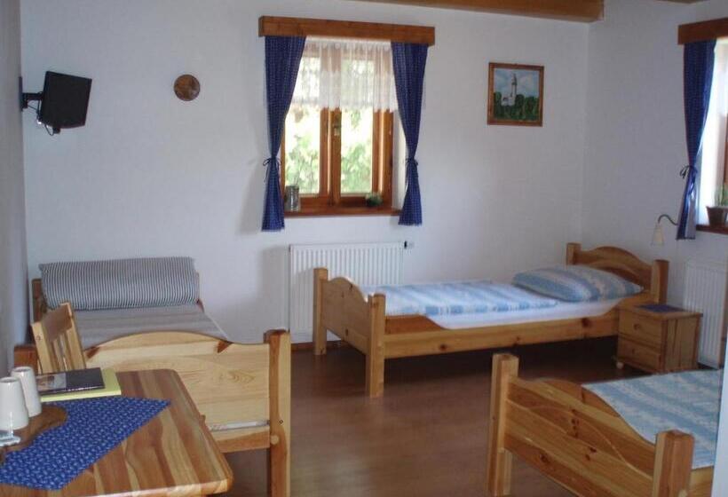 سوییت دوبلکس, Penzion V Podhradí