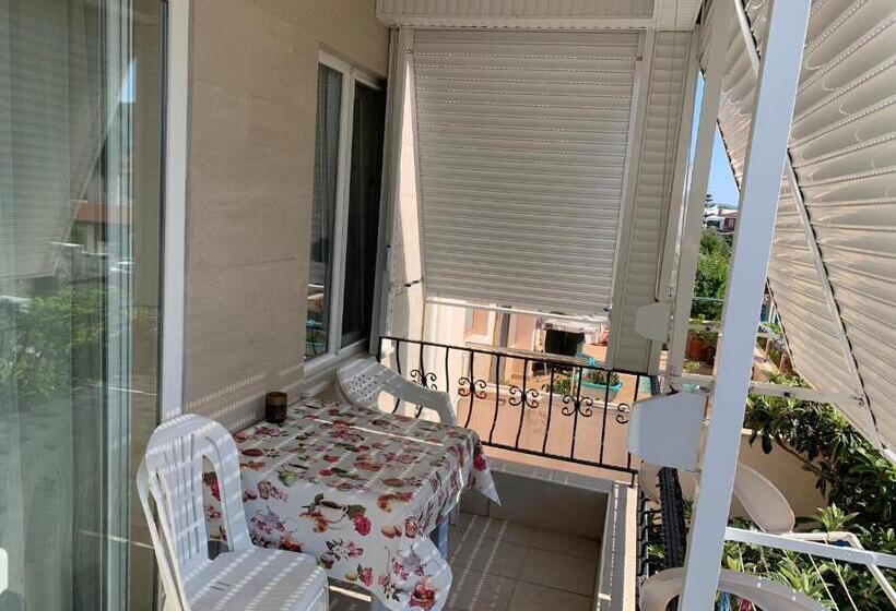 Apartamento 1 Dormitório com Sacada, Cizmeci Apart
