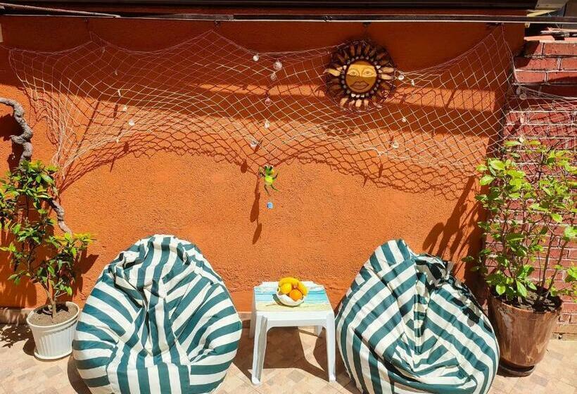 غرفة ديلوكس مطلّة علي البحر مزوَّدة بشُرفة, Guest House Yanina