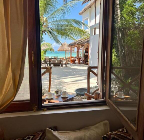 غرفة قياسية مطلّة علي البحر مزوَّدة بشُرفة, Helwas Zanzibar Beach