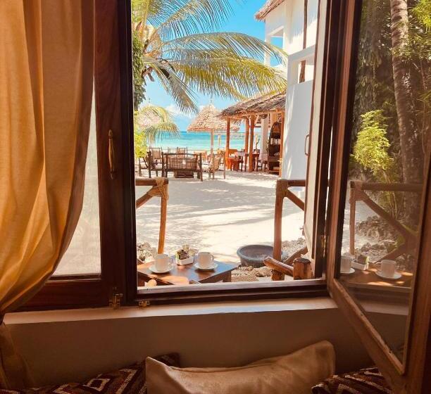 غرفة قياسية مطلّة علي البحر مزوَّدة بشُرفة, Helwas Zanzibar Beach