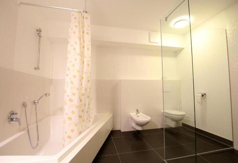 Номер Стандарт Совместная Ванная, Ibex Hostel