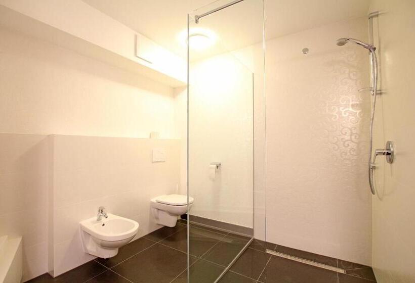 Семейный Номер Совместный Санузел, Ibex Hostel