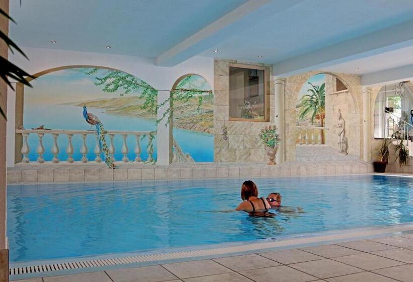 Четырехместный Номер Стандарт, Ibex Hostel
