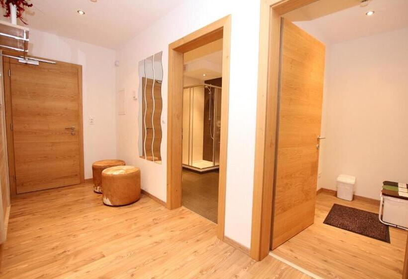 Апартаменты 1 Спальня с Террасой, Ibex Hostel