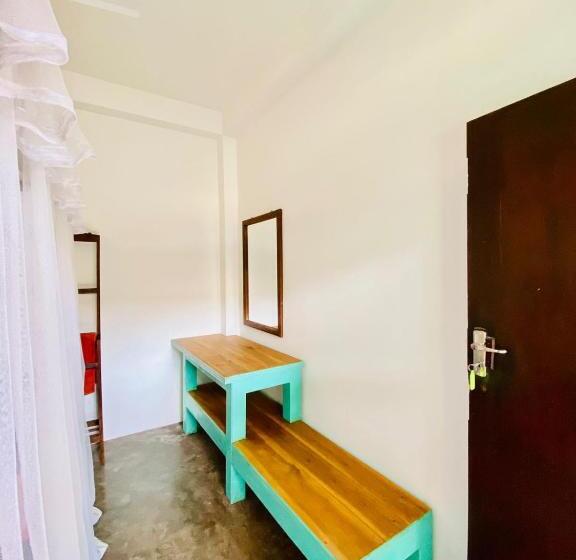 اتاق استاندارد, Praneeth Guest House