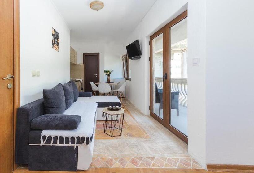 استودیو استاندارد با بالکن, Guest House Zuber
