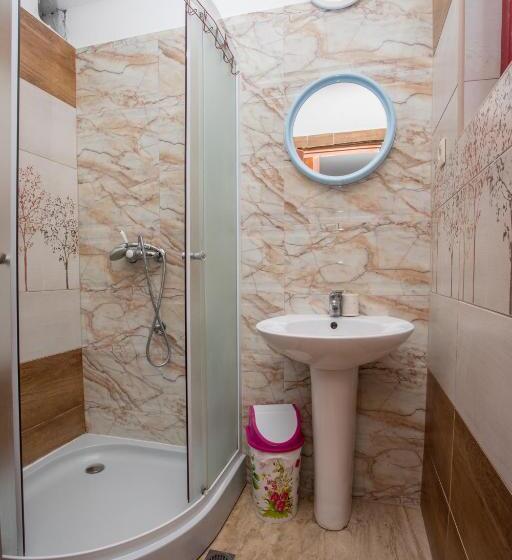 اتاق استاندارد, Guest House Zuber