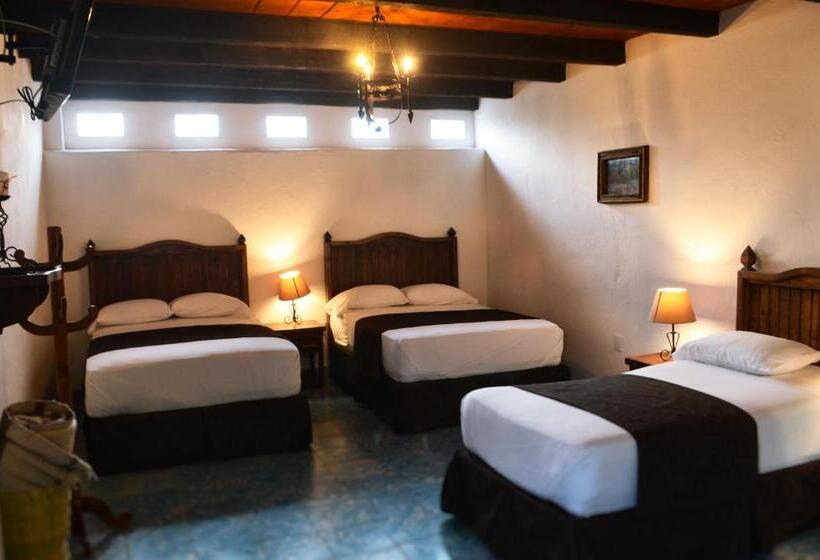 غرفة قياسية ثلاثية, Hostal Plaza Central