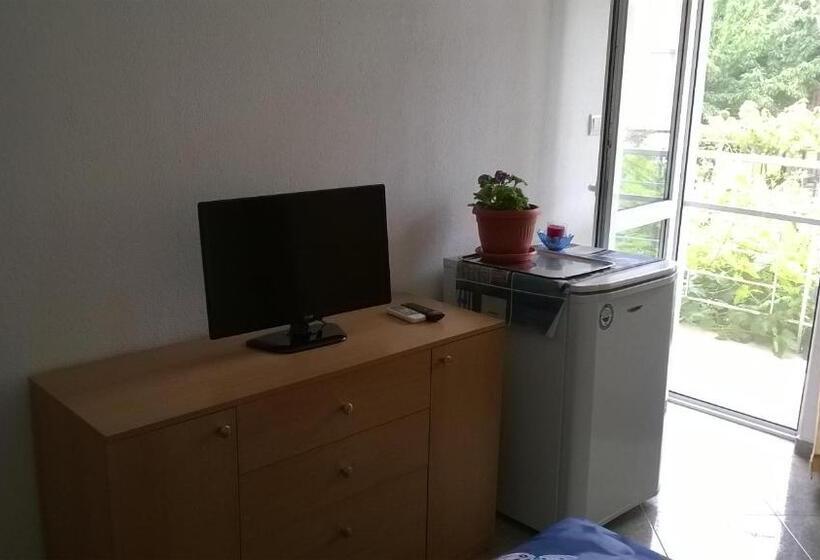 Номер Стандарт, House Of Flowers