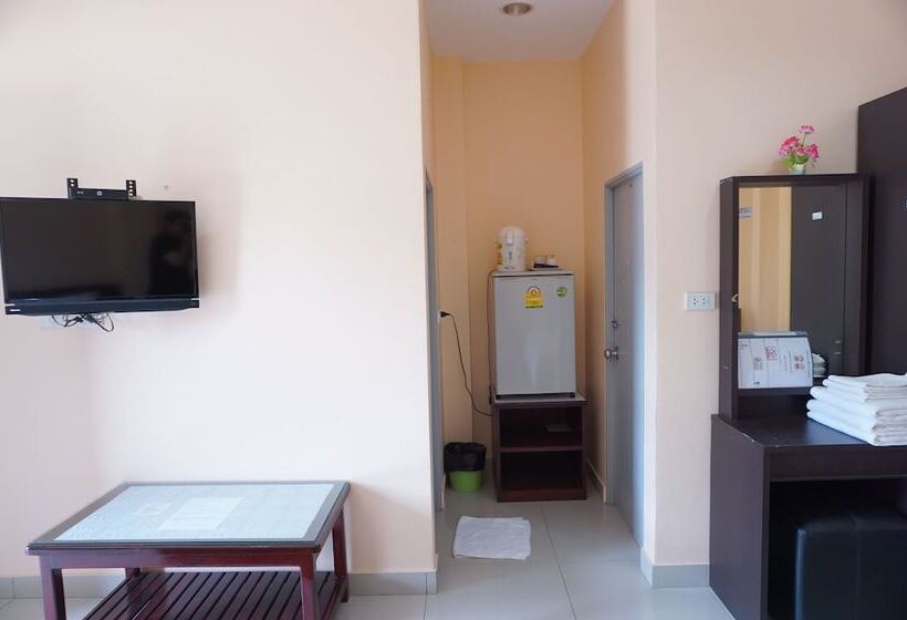 Номер Стандарт Трехместный, Jirasin Hotel & Apartment