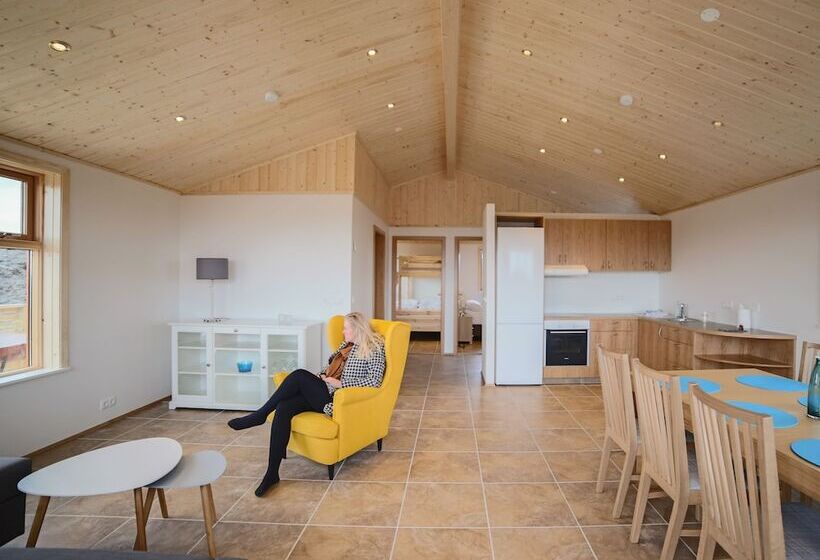 2间卧室的房子, Dimmuborgir Guesthouse