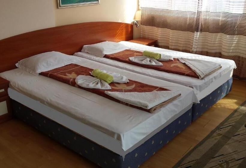 Полулюкс Вид на Море, Guest House Margarita