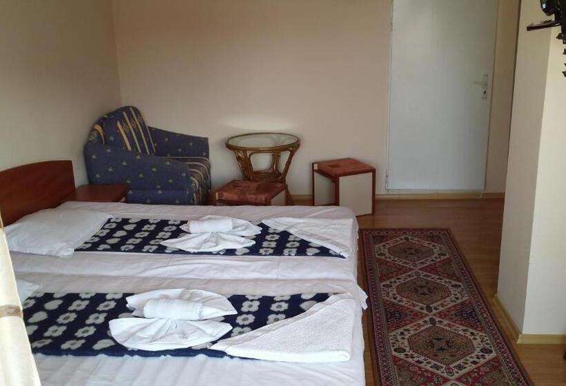 Полулюкс с Балконом, Guest House Margarita