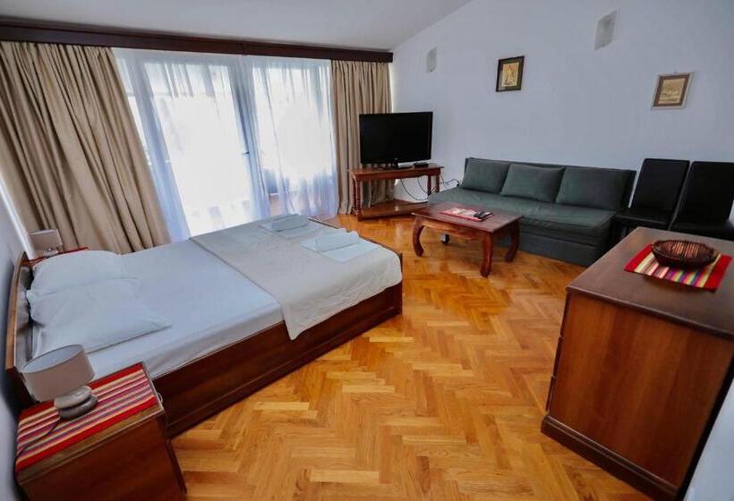 استودیوی استاندارد با چشم‌انداز دریا, Guest House Maslina