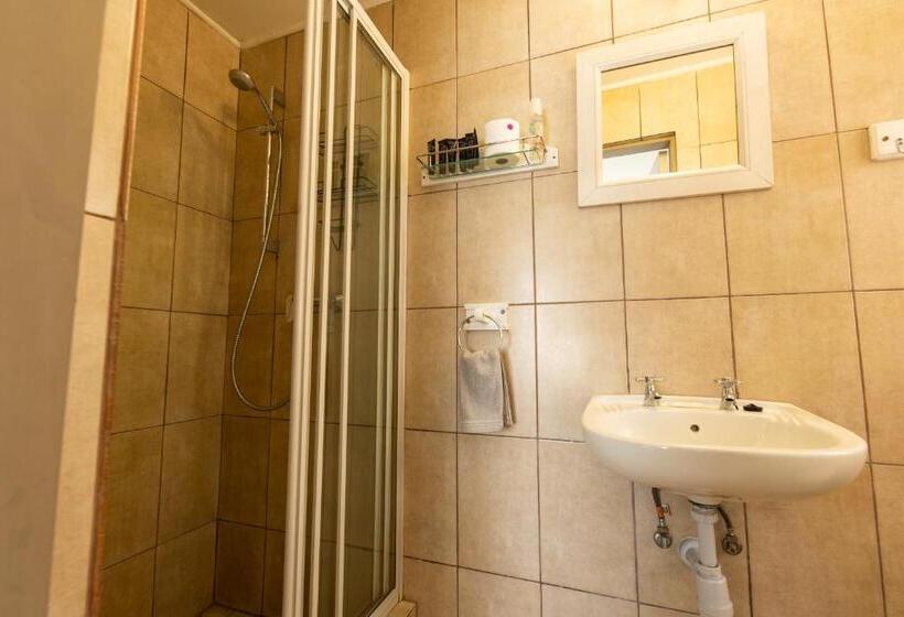 اتاق استاندارد با چشم‌انداز باغ, Guesthouse Fischreiher B&b