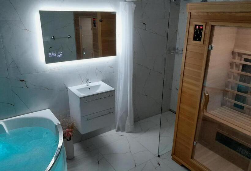 خانه 1 خوابه, Farm Stay Frank Ozmec Wine And Glamping Estate