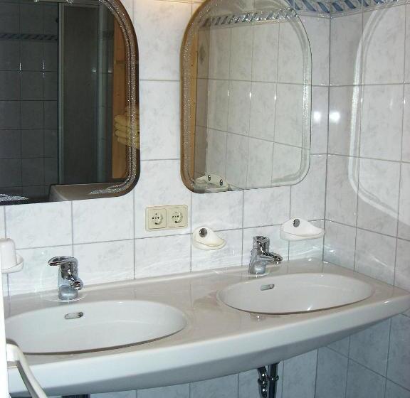 Апартаменты 2 Спальни с Балконом, Vorderstockerhof