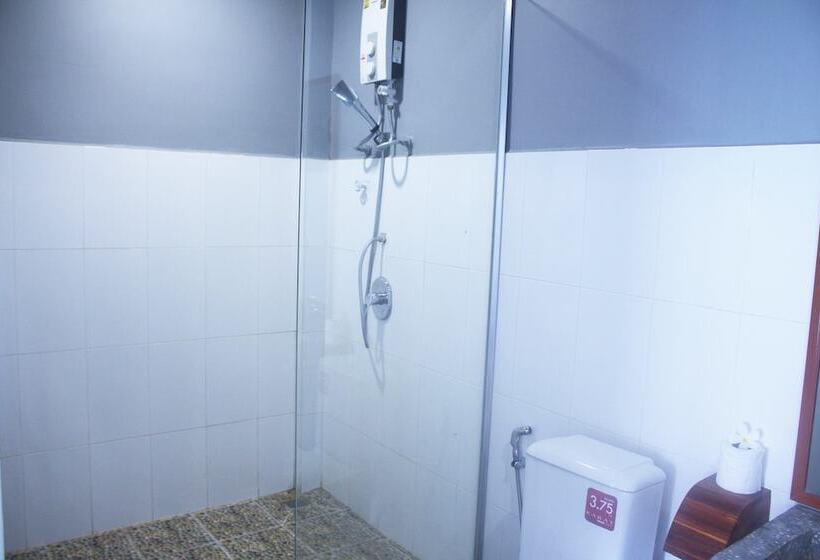 اتاق استاندارد با چشم‌انداز استخر, Ramchang Guesthouse