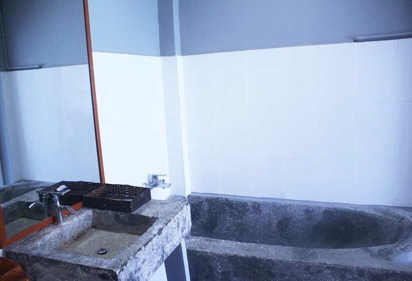 غرفة قياسية مطلّة علي حمام السباحة, Ramchang Guesthouse