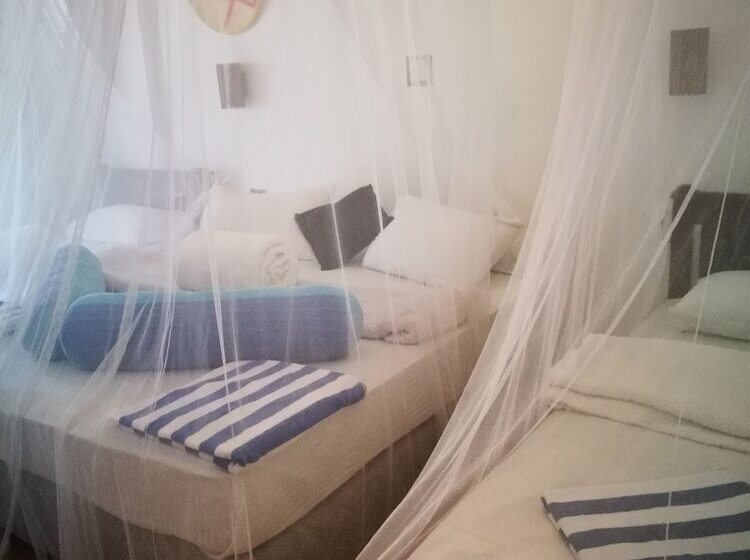 اتاق خانوادگی, Frangipani Beach Villa